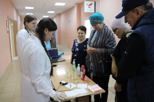 В Азнакаево торжественно прошёл юбилей школы №1