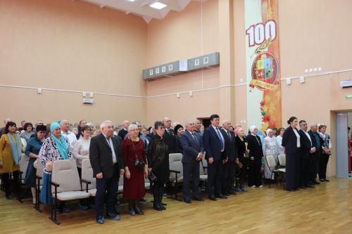 В Азнакаево торжественно прошёл юбилей школы №1