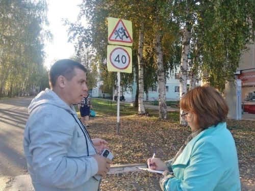 Азнакайда мәгариф учреждениеләре янындагы юл билгеләрен тикшерделәр
