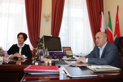 В Азнакаево приехала победительница конкурса красоты