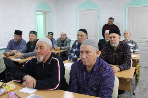 Азнакайның Ак мәчетендә имамнар җыелды