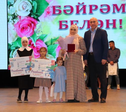 Азнакайда әниләрне зурладылар
