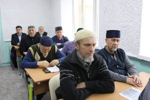 Азнакайның Ак мәчетендә имамнар җыелды