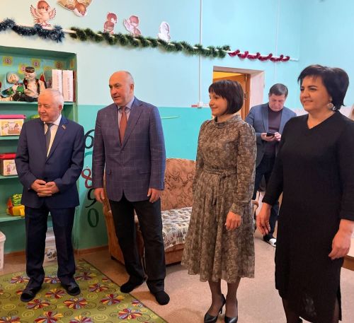 Рустам Мухамадеев и Марсель Шайдуллин порадовали детей подарками