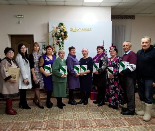 Азнакайлылар “Гөлстан”чыларның иҗатын яңа китаптан укый алалар