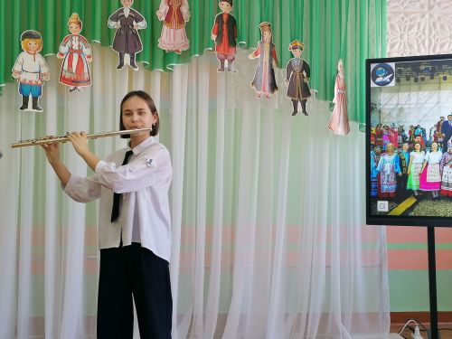 Азнакайда туган тел фествиале узды