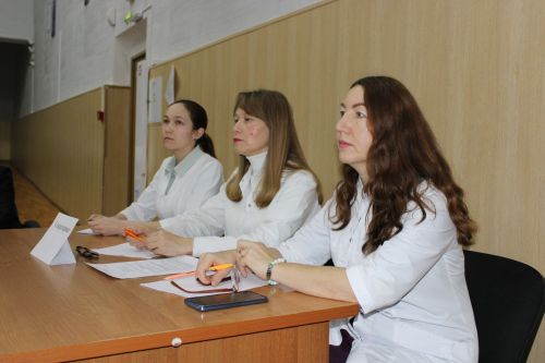 Азнакайның сәламәтлек сагы хезмәткәрләре киңәшмәгә җыелды