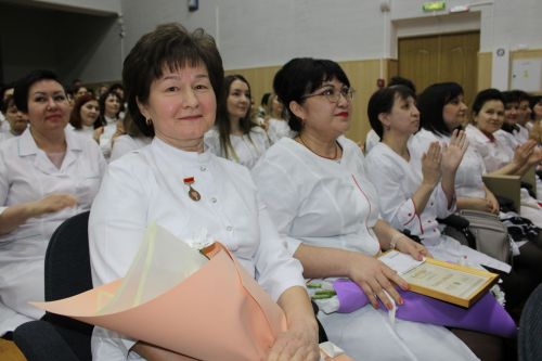 Азнакайның сәламәтлек сагы хезмәткәрләре киңәшмәгә җыелды