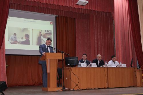 Азнакайның сәламәтлек сагы хезмәткәрләре киңәшмәгә җыелды