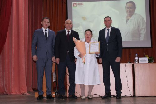 Азнакайның сәламәтлек сагы хезмәткәрләре киңәшмәгә җыелды