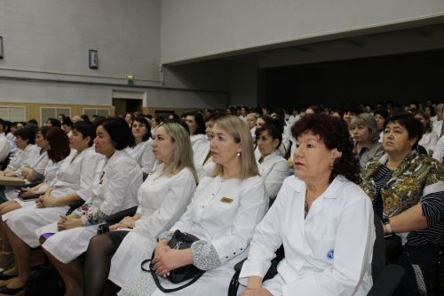 Азнакайның сәламәтлек сагы хезмәткәрләре киңәшмәгә җыелды