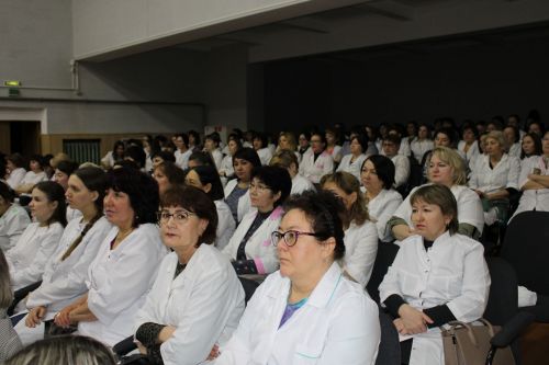 Азнакайның сәламәтлек сагы хезмәткәрләре киңәшмәгә җыелды