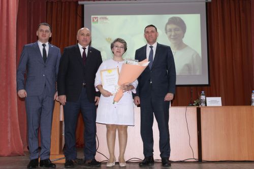Азнакайның сәламәтлек сагы хезмәткәрләре киңәшмәгә җыелды