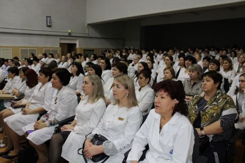 Азнакайның сәламәтлек сагы хезмәткәрләре киңәшмәгә җыелды
