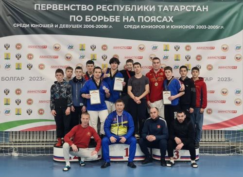 Азнакай көрәшчеләре Татарстан беренчелегеннән җиңү белән кайттылар
