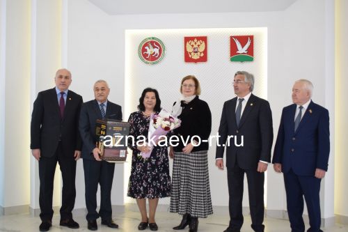 В Азнакаево открылось новое здание ЗАГС