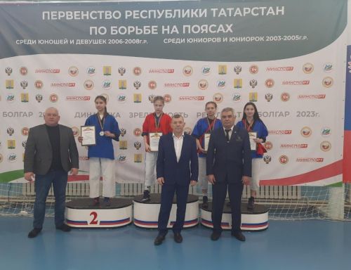 Азнакай көрәшчеләре Татарстан беренчелегеннән җиңү белән кайттылар
