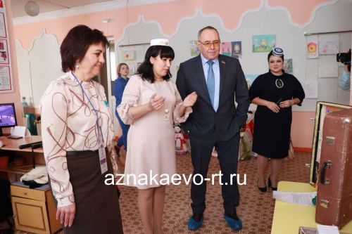 В Азнакаевском детском саду «Айсылу» дети рисуют мультфильмы