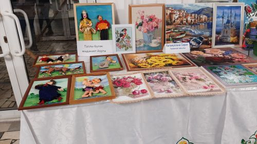 Авыл үзешчәннәре сәхнә тотты