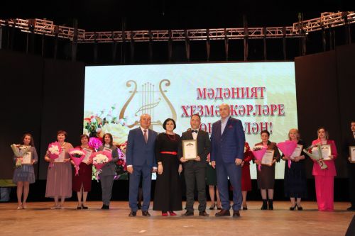 Азнакайның мәдәният хезмәткәрләрен һөнәри бәйрәмнәре белән тәбрикләделәр