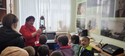 Азнакайның «Теремкәй» бакчасында тәрбияләнүчеләр «Маяк» та кунакта булды