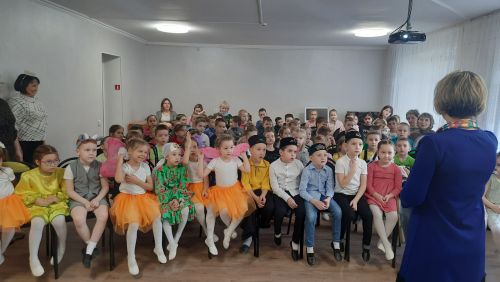 Азнакай нәниләре Халыкара театр көнен билгеләп үттеләр