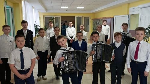 Азнакай сәнгать мәктәбе укучылары уңышлары белән сөендерәләр