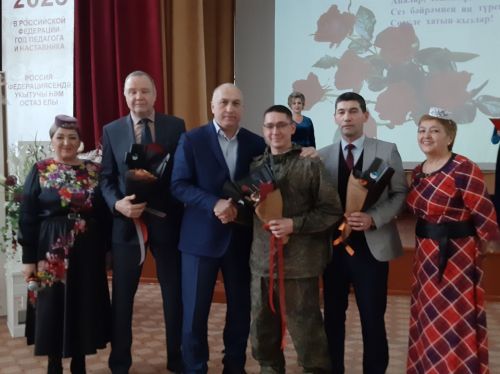 В Азнакаево прошла встреча женщин в честь Международного женского праздника
