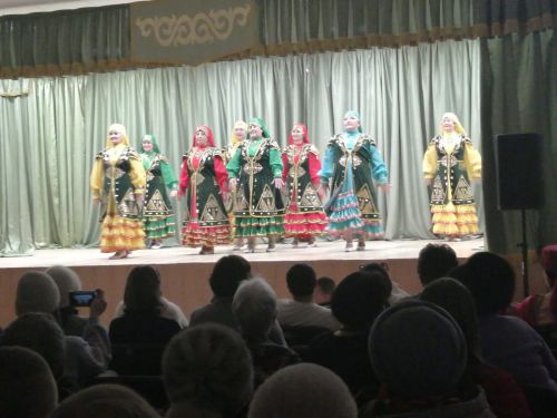 Яңа Юл хатын-кызларын бәйрәм белән котладылар