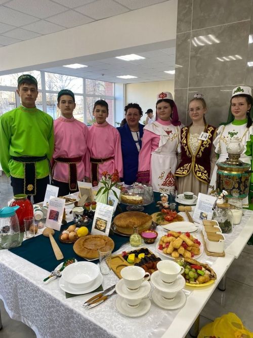 Азнакайда яшь пешекчеләр бәйге тотты