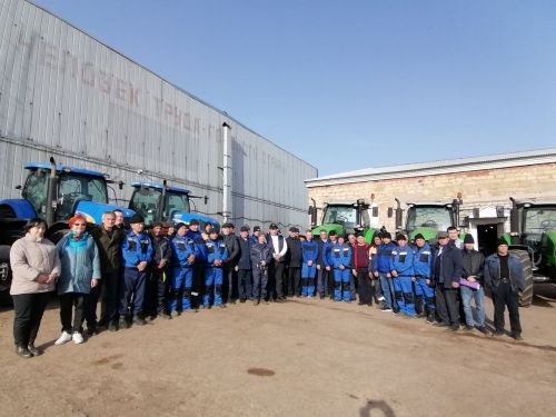 Азнакай районы хуҗалыкларында техника кыр эшләренә әзер