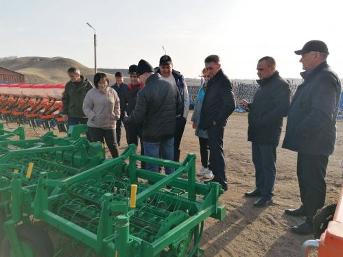 Азнакай районы хуҗалыкларында техника кыр эшләренә әзер