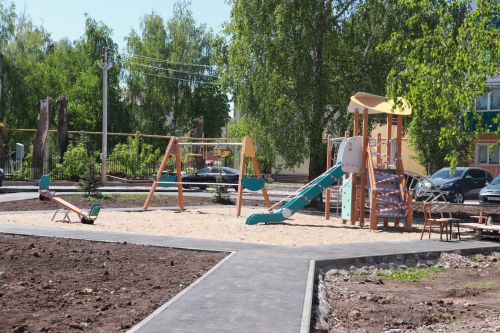 В Азнакаевском районе в этом году отремонтируют 34 двора