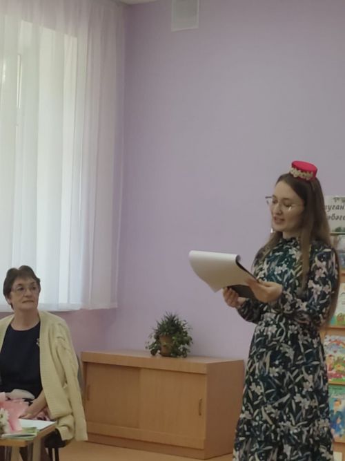 Азнакайдагы  якташ  язучыбыз, шагыйрә Җәүһәрия Шәрипованың  “Кадерле бүләк” китабын тәкъдир итү кичәсе булды