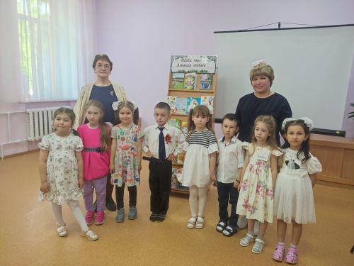 Азнакайдагы  якташ  язучыбыз, шагыйрә Җәүһәрия Шәрипованың  “Кадерле бүләк” китабын тәкъдир итү кичәсе булды