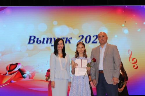 Сәнгать мәктәбе укучыларын олы юлга озатты