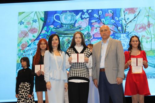 Сәнгать мәктәбе укучыларын олы юлга озатты