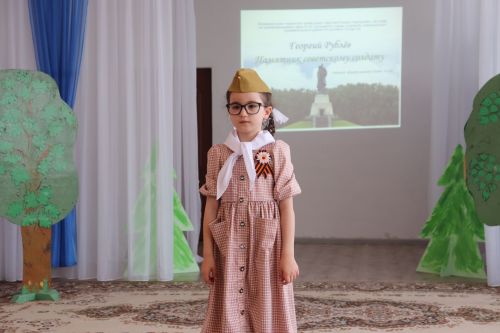 Азнакайда Җиңү көне уңаеннан балалар арасында шигырь бәйгесе узды