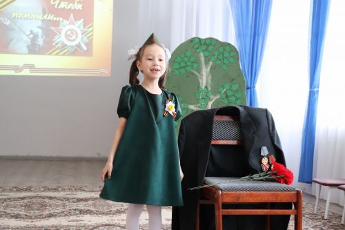 Азнакайда Җиңү көне уңаеннан балалар арасында шигырь бәйгесе узды