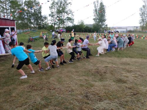 На Сабантуе в селе Учалле соревновались в талантах и спорте