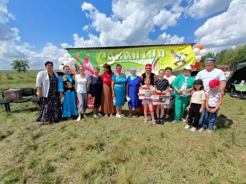 Илбәк Сабан туе милли бизәкләргә бай булды