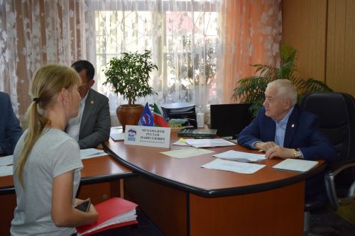 Азнакайлыларны Дәүләт Советы депутаты Рөстәм Мөхәммәдиев кабул итте