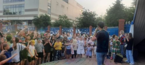 В Азнакаево прошел яркий фестиваль красок