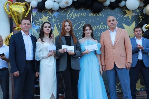 Азнакайда районкүләм чыгарылыш кичәсе үтте