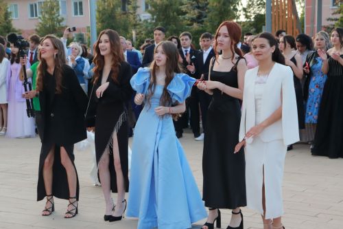 В Азнакаево прошел районный выпускной вечер