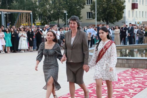 В Азнакаево прошел районный выпускной вечер