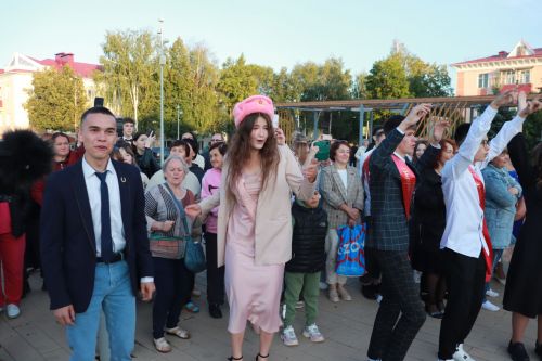 В Азнакаево прошел районный выпускной вечер