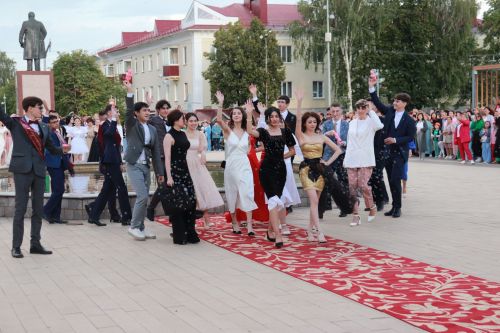 В Азнакаево прошел районный выпускной вечер
