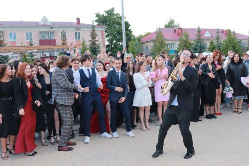 В Азнакаево прошел районный выпускной вечер