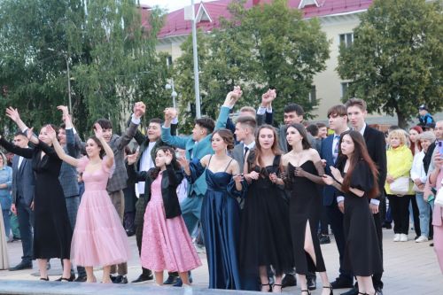 В Азнакаево прошел районный выпускной вечер